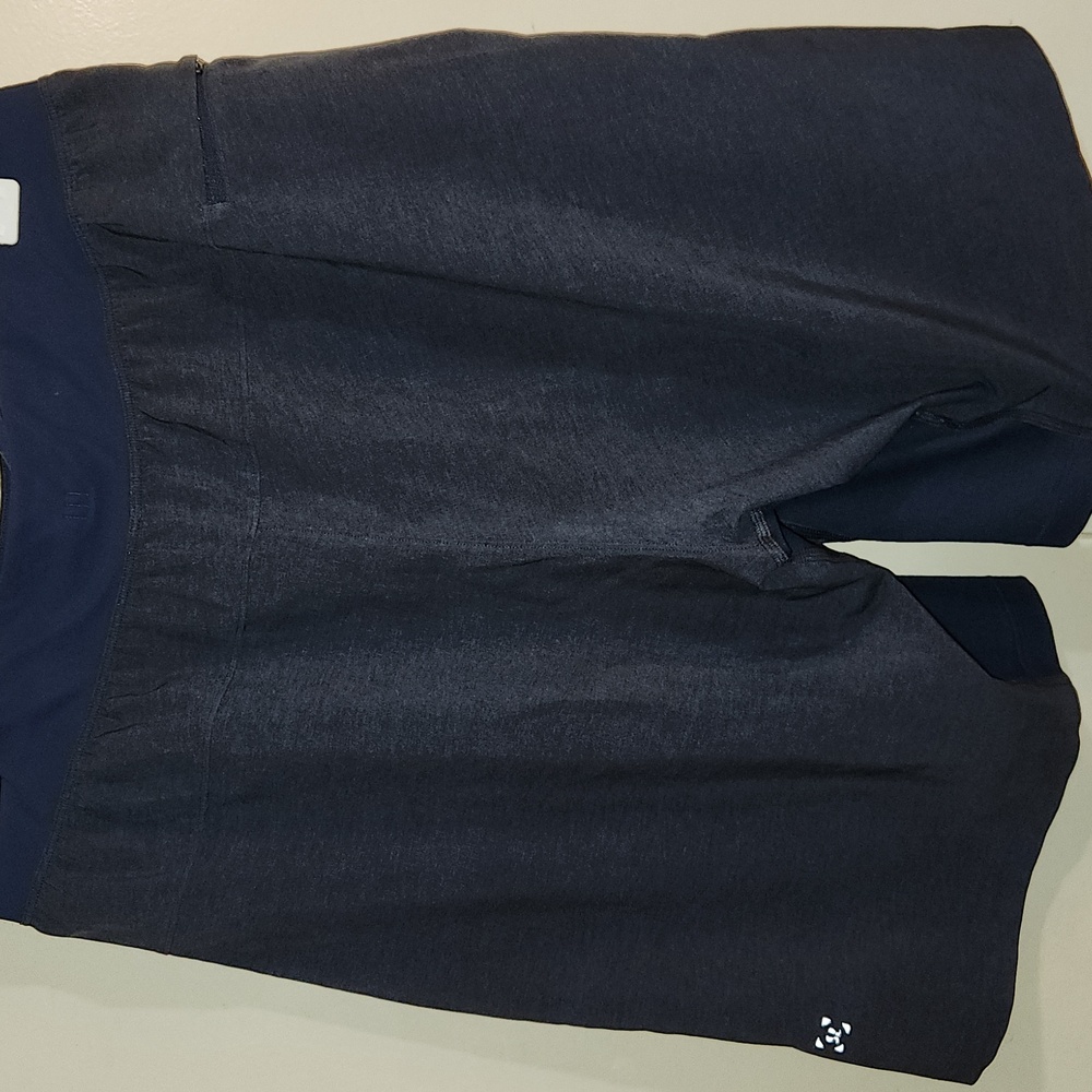 Lululemon☆ T.H.E Short 9" - Picture 7 of 9